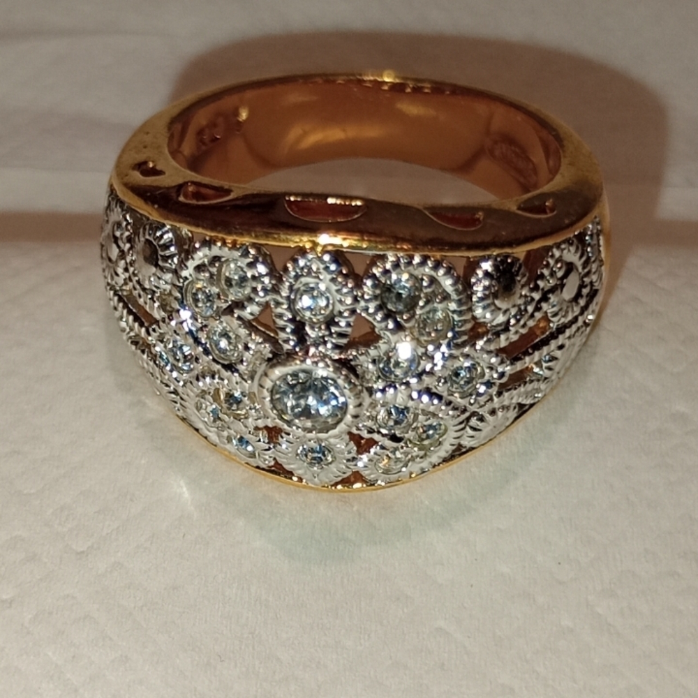 Avon Gold and Silver Intricate Women's Ring - Picture 4 of 8